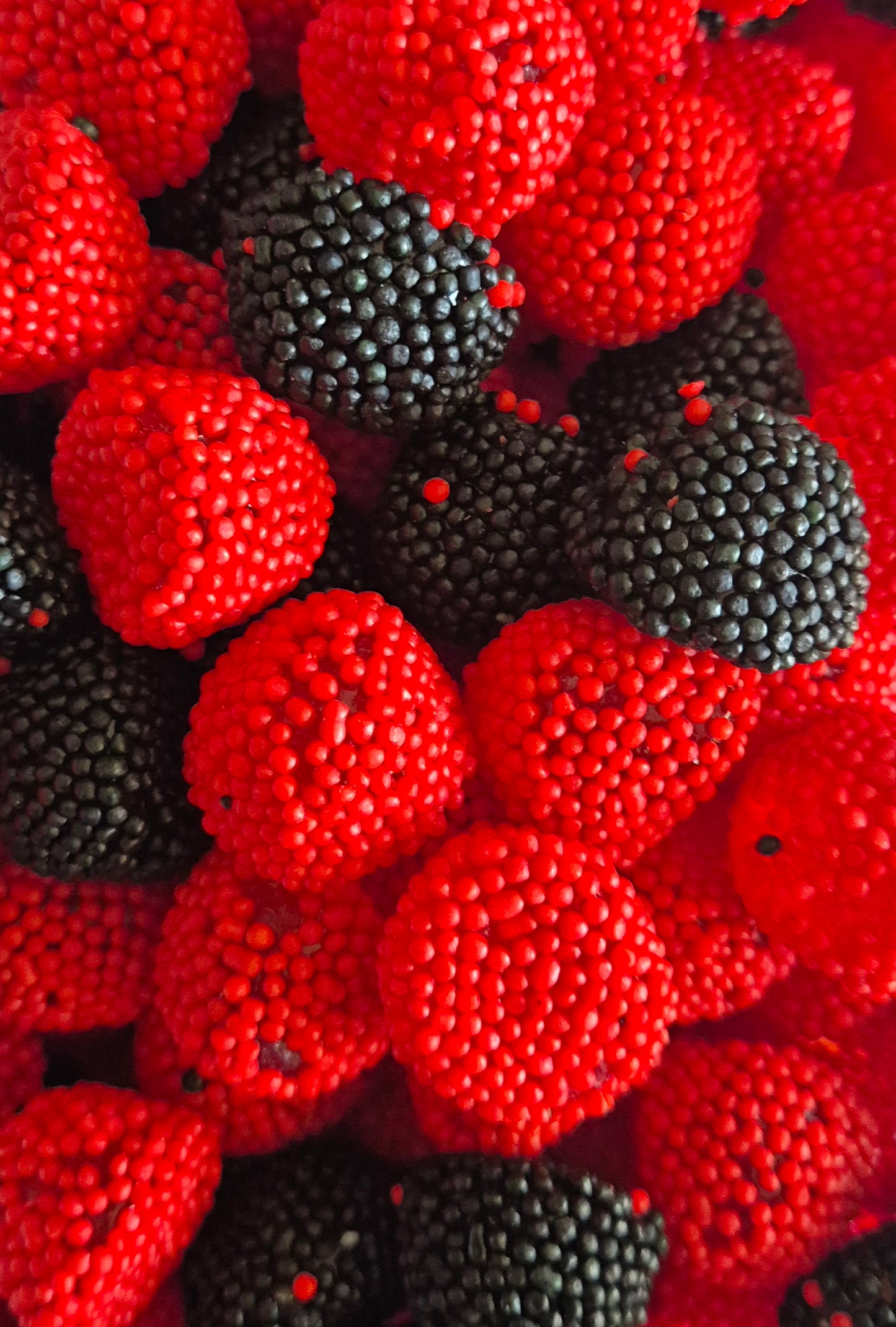 Mûres Perlées Noires Et Rouges